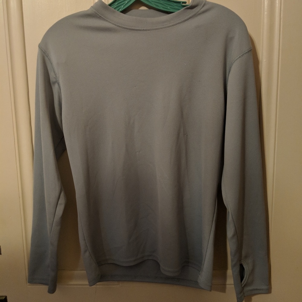 Tru fit athletic shirt with thumbholes. Like new.